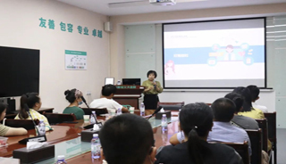 汕大附二张夏兰教授为我院孕妈妈开展专题授课《常见孕期不适及处理》